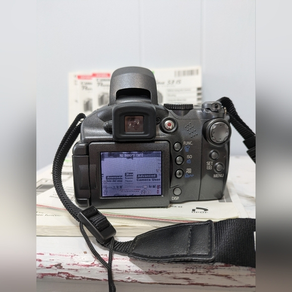 Canon PowerShot S3 IS 6.0 MP Bundle with Memory Card Case Instruction Booklets - Picture 10 of 11